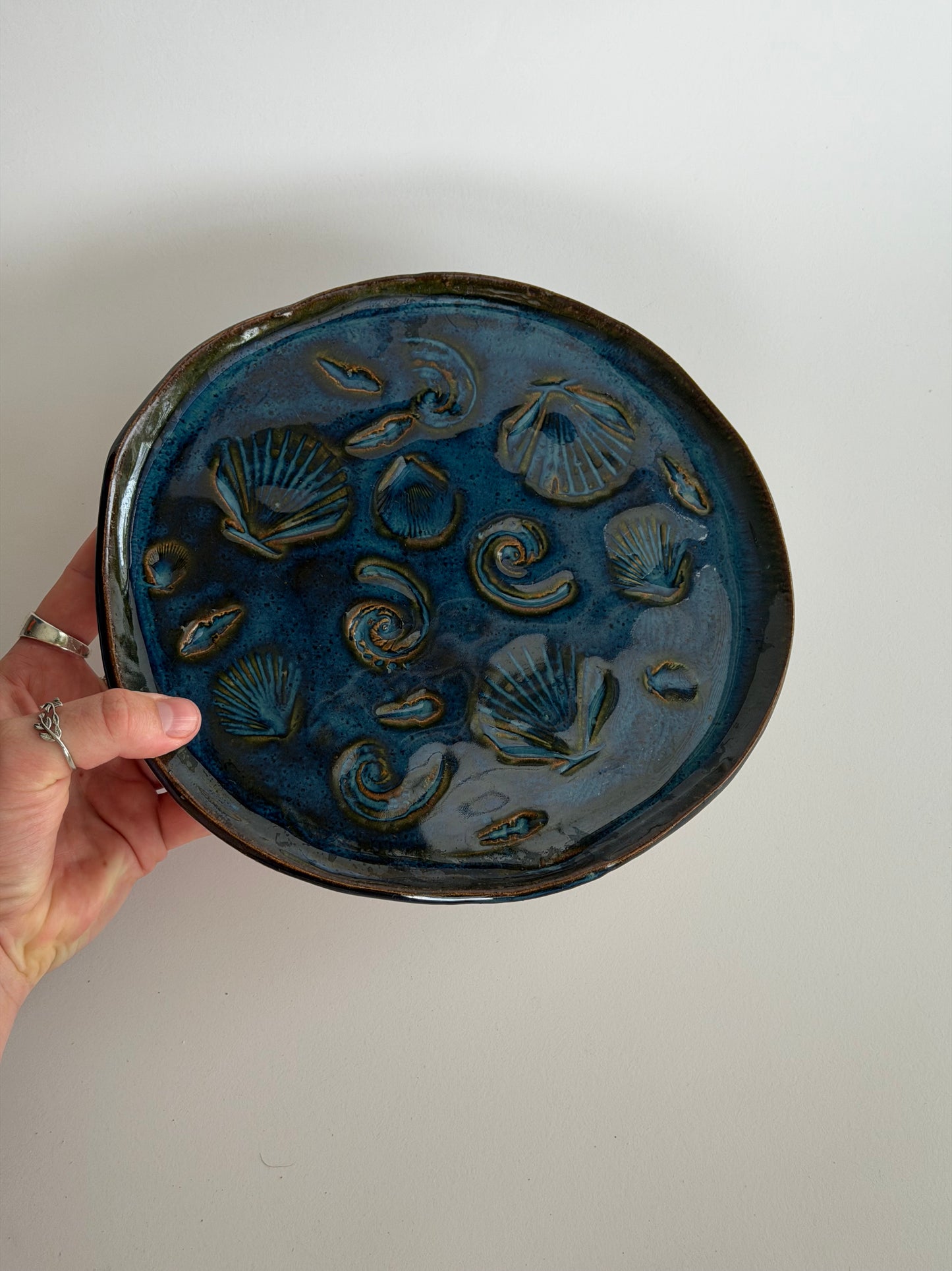 Deep Blue Seashell Ceramic Plate