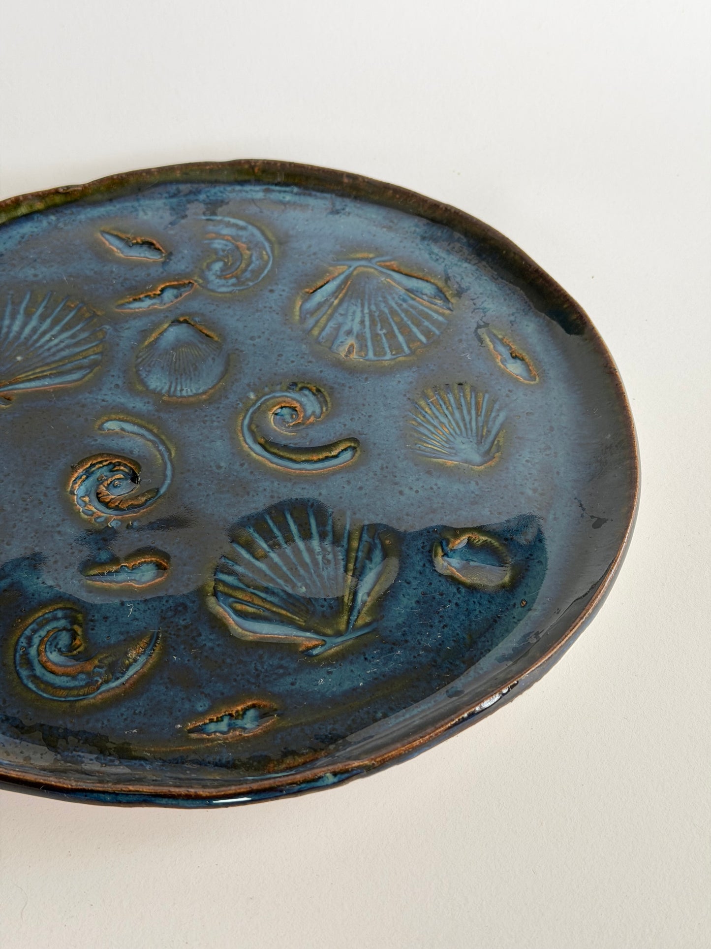 Deep Blue Seashell Ceramic Plate